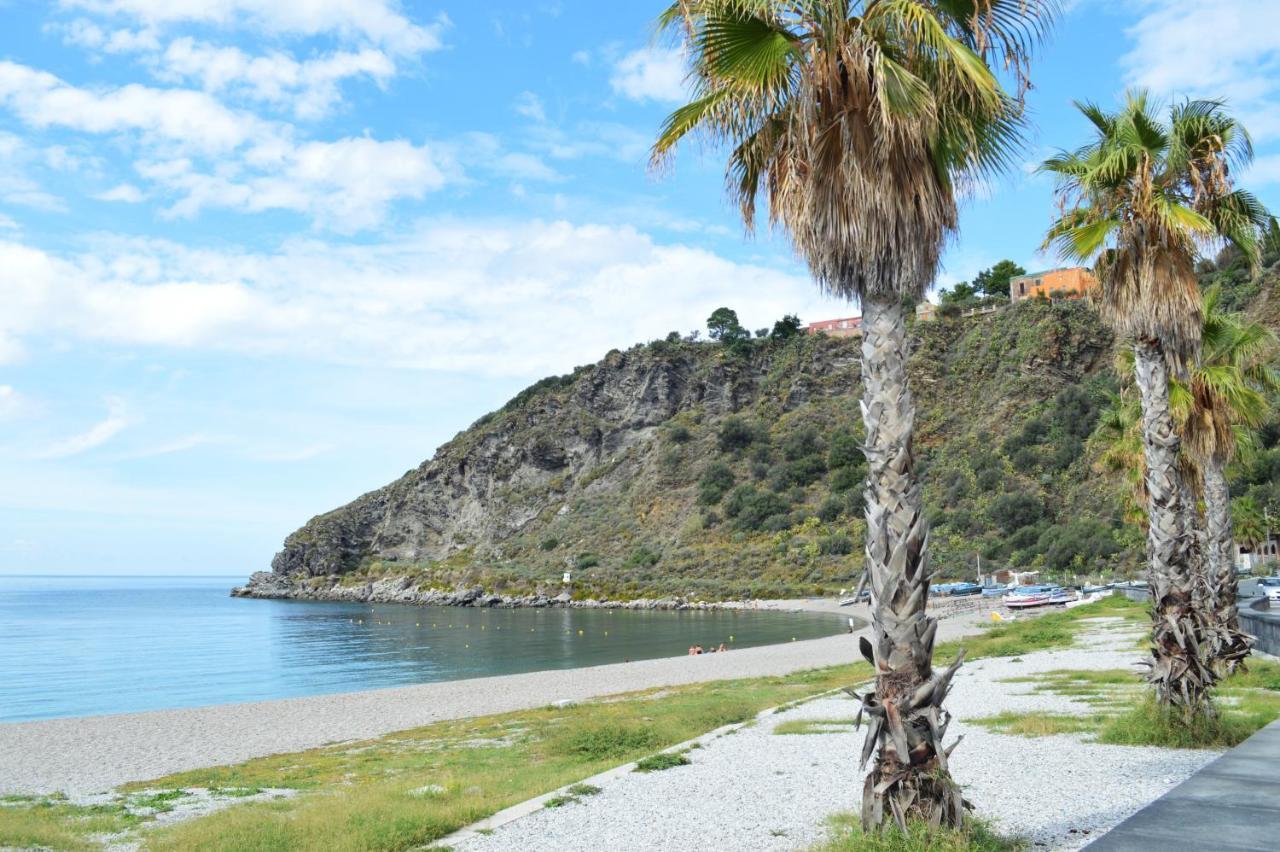Agrodolce Bed and Breakfast Barcellona-Pozzo di Gotto Exteriör bild